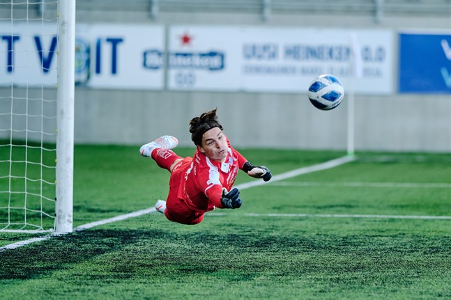 Tuomas Pöyhönen spelade sjutton division 1-matcher för VPS den här säsongen. Förra säsongen blev det åtta.