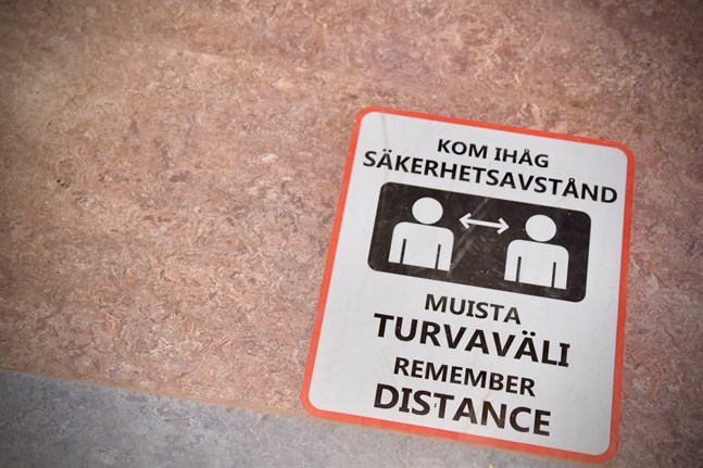 Säkerhetsavstånd betonas nu för att stoppa smittspridningen i Kymmenedalen.