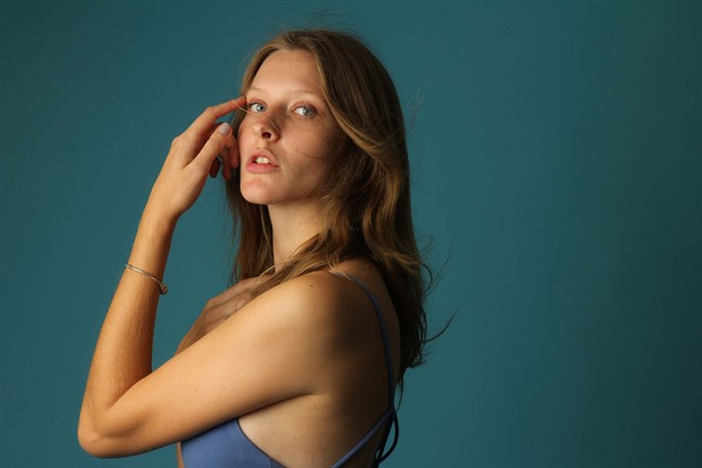 Sofia Öster ställer upp i UK Top Model 2021. Det blir en lite annorlunda tävling på grund av coronarestriktionerna, säger hon.