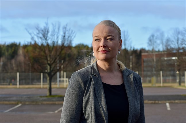 Tiina Tuurnala, vd för organisationen Rederierna i Finland, anser att regeringen valt en rörig modell för begränsningar av resor till Finland. Arkivbild.