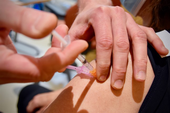 Sammanlagt har 3 395 540 finländare fått den första dosen coronavaccin.