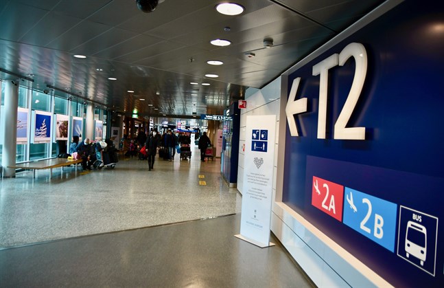 Både på flygplatser och i hamnarna kommer resenärer att mötas av myndigheter som kontrollerar intygen.