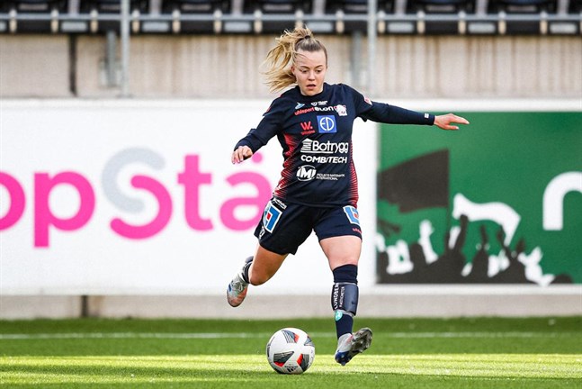Olga Ahtinens Linköping FC har stora ambitioner för den här säsongen. "Vi vill nå en plats bland de tre bästa för att spela i Champions League".