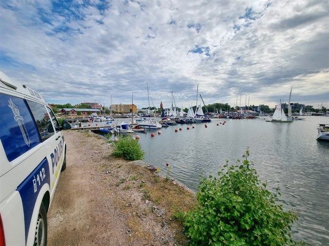 Coronafallen efter den livliga Hangöregattan fortsätter att stiga.
