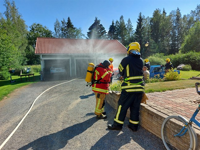 Räddningsverket åkte ut till Harabackavägen på fredagseftermiddagen. Där hade en gassvets fattat eld.