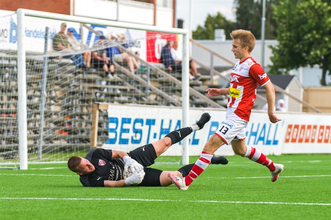 Det blir ingen match för Elis Åström och GBK på lördag.
