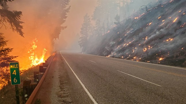 Eldhärjad terräng i västra Oregon den 7 juli.