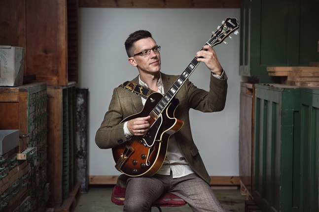 Mathias Sandberg en av landets mest aktiva jazzmusiker som komponerar, ger konserter och turnerar flitigt både i Finland och utomlands.