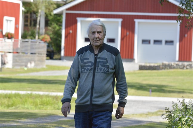 Fram till den 1 augusti är Erik Ulfvens fortfarande en del av fullmäktige. Men efter det lämnar han politiken efter att ha varit delaktig i den på ett eller annat sätt under 45 års tid.