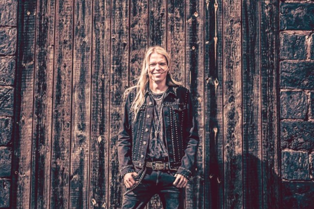 Eicca Toppinen är cellist i bandet Apocalyptica.
