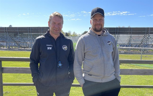 Tränarbyte. Niklas Vidjeskog (t.v) är ny huvudtränare för KPV efter att Niko Kalliokoski (t.h) avskedades under måndagen.