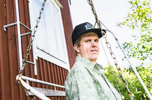 Tom Håkans var två år när han skrev medicinsk historia genom att bli den då yngsta personen i Norden som fått ett nytt hjärta.
