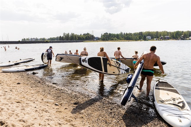 Under varma sommardagar är SUP-brädorna på Sandö ständigt i användning. Och då finns det ändå tolv stycken.