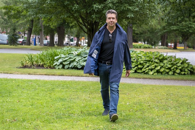 Kompositören Sebastian Fagerlund har återkommit till Musikfesstspelen Korsholm i flera repriser. I kväll får hans verk ""Woodland Variations" sitt finländska uruppförande i Replot kyrka.