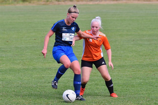 Amanda Vikström gjorde EIK:s första mål mot HauPa. Bilden från en match mot ToU.