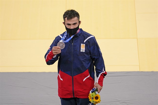 Vazha Margvelashvili är en av de som fått sin ackreditering indragen.