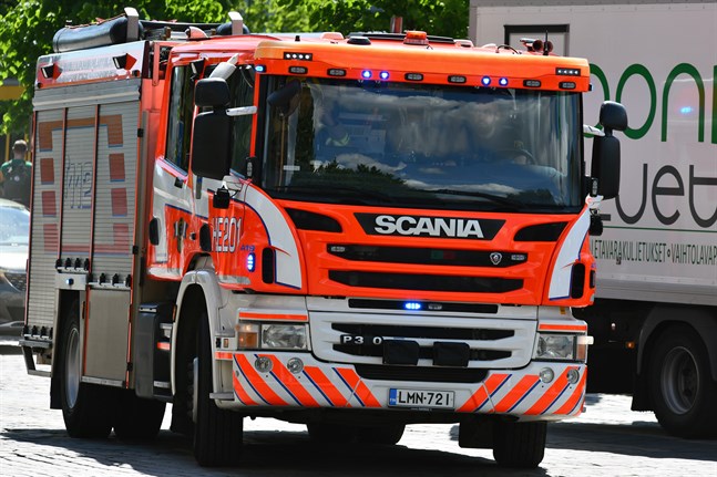 Räddningsverket ryckte ut med fem bilar till en lekstuga i Rautalampi i Norra Savolax. Arkivbild.
