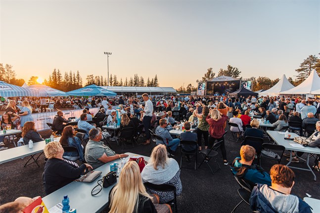Så här såg det ut under Karleby Vinfest 2021. I år är evenemanget tillbaka, med många stora namn.