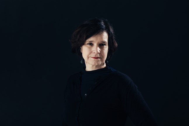 Mia Franck har doktorerat i litteraturvetenskap på avhandlingen "Frigjord oskuld" (2009) och intresset för att forska är viktigt även i hennes författarskap.