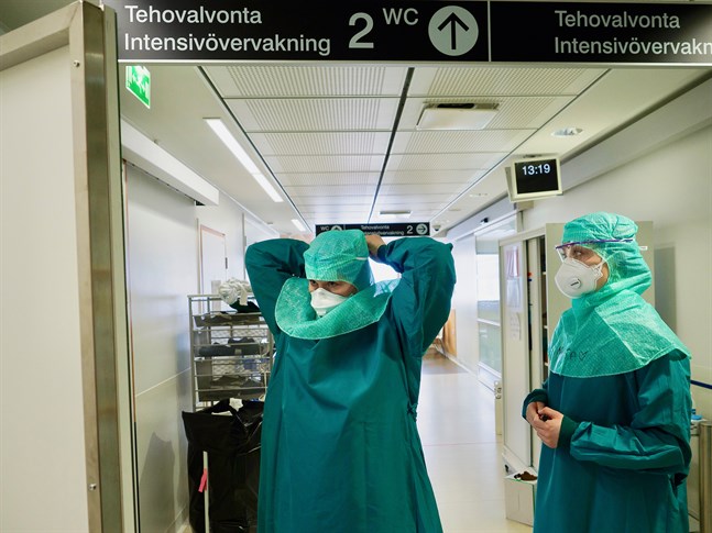 Cirka var tionde gravida kvinna som vårdats på sjukhus för covid-19 i Storbritannien har behövt intensivvård. Även Finland har haft fall där gravida fått intensivvård, men de allvarliga fallen har hittills varit få hos oss. Nu befarar läkare att deltavarianten kan förvärra situationen.