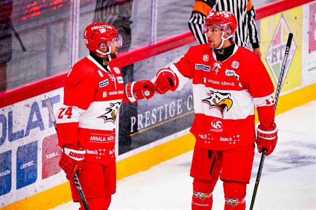 Bröderna Filip (till vänster) och Erik Riska spelar tillsammans i Sports fjärdekedja. Storebror Filip har redan tre FM-guld medan lillebror Erik fortfarande jagar sitt första.
