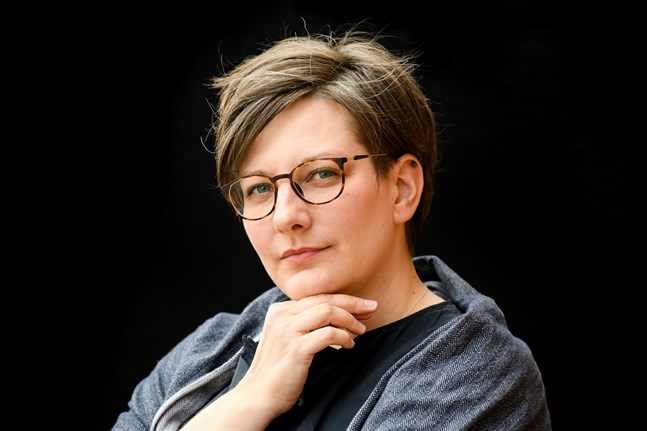 Pia Rickman är intimitetskoordinator. I Finland har hon bland annat arbetat med filmen "Tove" av Zaida Bergroth.