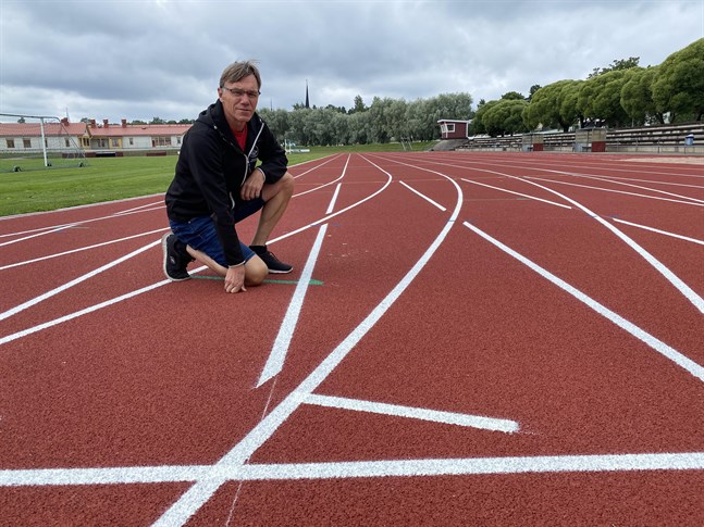 Kristinaplan har nya novotanbanor, men just nu är det svårt att locka lokala friidrottare, konstaterar Anders Wahlberg.