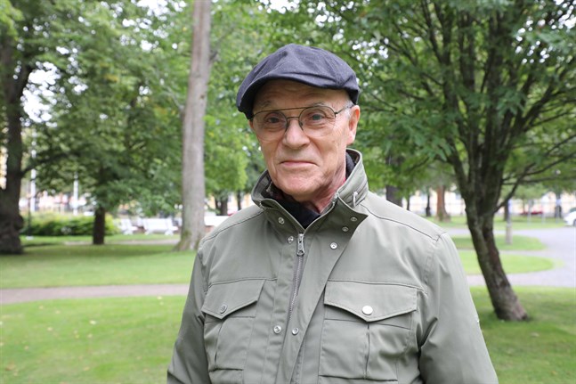 Tom Wilhelms känner extra varmt för sommarteater och för pjäser i det lilla och intima formatet.