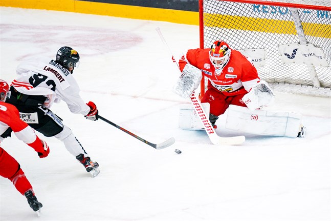 Rasmus Reijola inleder i målet mot Ässät i kväll.