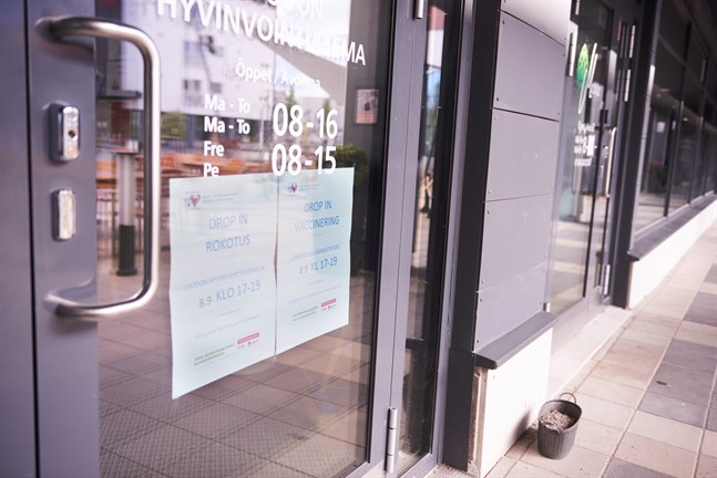Larsmo sticker ut i statistiken för coronavaccinet. Till och med i kommunfullmäktige hittas en fullmäktigeledamot som uttrycker sig kritiskt gällande vaccinet.