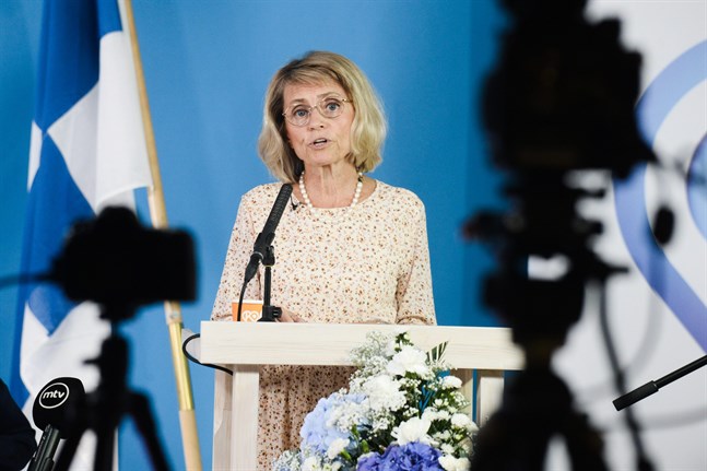 Kristdemokraternas riksdagsledamot Päivi Räsänen besöker kyrkhelgen i Karleby nästa vecka. Här talar hon på KD:s partikongress i Helsingfors i augusti.