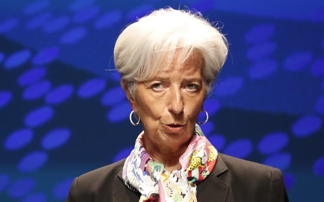 Europeiska centralbanken (ECB), med chefen Christine Lagarde, lämnar styrräntan oförändrad men drar ned på stödköpen.