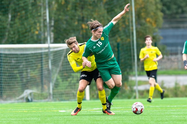 Sampo Rintala, till höger, blev matchhjälte för FC Kiisto.