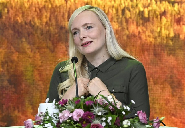 De Grönas ordförande Maria Ohisalo höll sitt linjetal under partikongressen på lördagen.