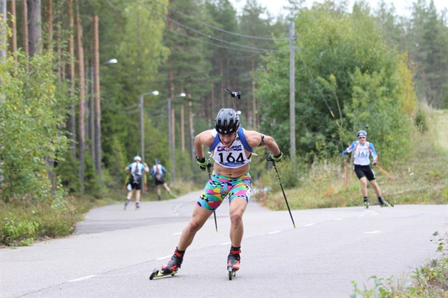 Patrik Kuuttinen tog två FM-silver i rullskidskytte i Hollola.