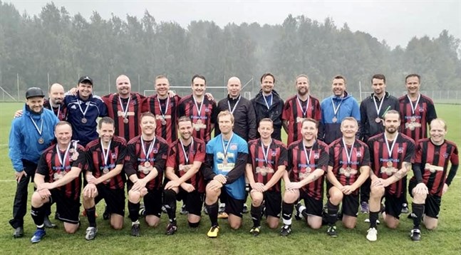 Det blev brons för Karlebylaget NoStars i helgens FM i Helsingfors.