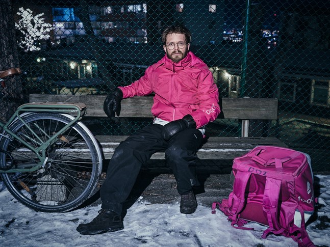 Under arbetet med boken cyklade Anders Teglund en sträcka motsvarande Kungsbacka–Kiruna. Mest intensivt cyklade han under pandemins andra våg.