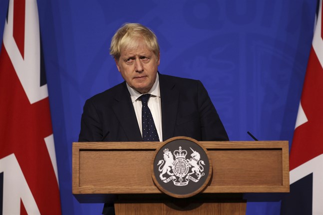 Storbritanniens premiärminister Boris Johnson håller pressträff om den den framtida covidstrategin.