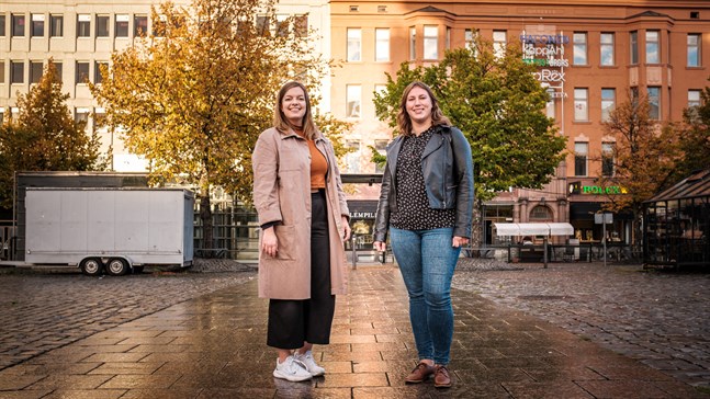 Rebecca Åkers och Caroline Rönnqvist är filmintresserade och har deltagit flera år i filmkursen som ordnas av Vasa medborgarinstitut Alma.
