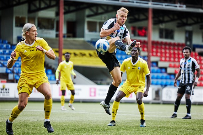 Aleksi Pahkasalo tryckte in kvitteringen i andra halvlek.