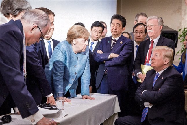 Vid G7-toppmötet i Kanada 2018 var det USA:s president som krånglade. Merkel försökte reda upp.
