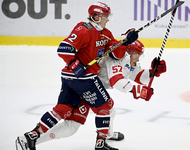 HIFK:s Jere Innala stoppar Sports Emil Johansson.