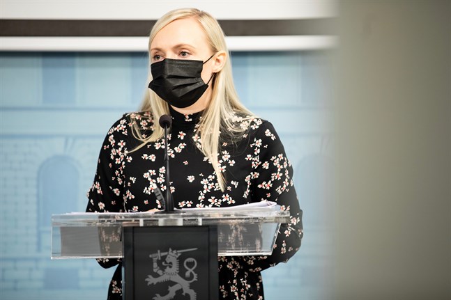 Inrikesminister Maria Ohisalos (Gröna) moderskapsledighet i höst kan leda till större ommöbleringar i regeringen, uppger nyhetsbyrån STT.