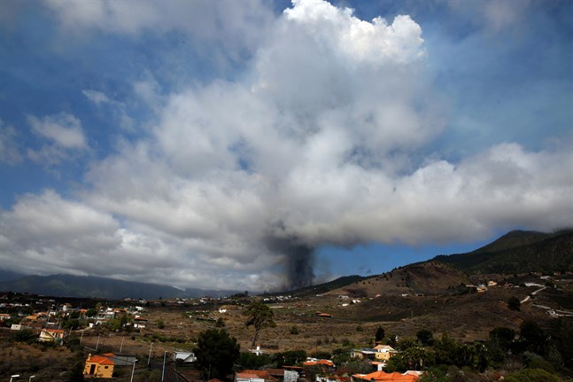 Ett vulkanutbrott pågår på La Palma, Kanarieöarna, vid området Cumbre Vieja.