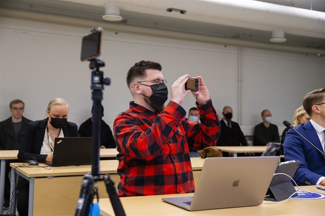 Sannfinländarnas Sebastian Tynkkynen i Uleåborgs tingsrätt på tisdagen.