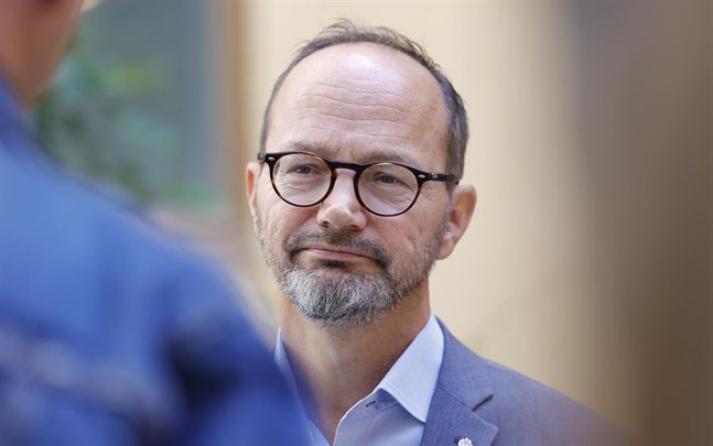 Sveriges infrastrukturminister Tomas Eneroth (S) vill tidigarelägga infrastruktursatsningar i norr.