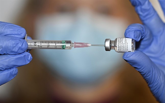 "För just det här vaccinet har man tagit samma gen som finns i Pfizer, Moderna och Astra Zenecas vaccin, det vill säga spikeproteinet", säger svenska vaccinforskaren Matti Sällberg om dna-vaccinet som fått ett nödgodkännande i Indien.