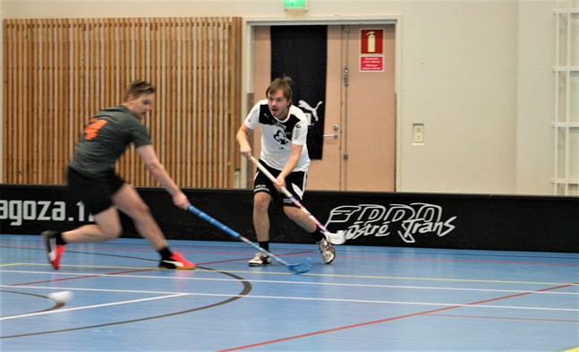 Vikings spelande tränare Jesper Prinsén väntar ivrigt på att innebandysäsongen ska köra igång efter en lång paus.