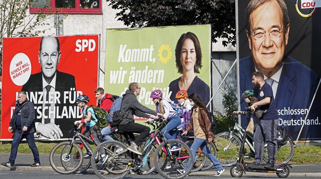 Valaffischer för Olaf Scholz, Annalena Baerbock och Armin Laschet.