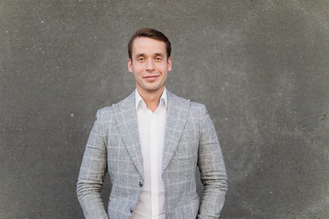 SFP:s vice ordförande Henrik Wickström vill att den svenskspråkiga räddningsutbildningen flyttas från Kuopio till huvudstadsregionen.